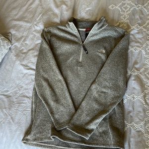 Men’s size L, Northface quarter-zip